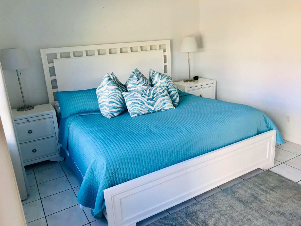 Hotel Ebb Tide